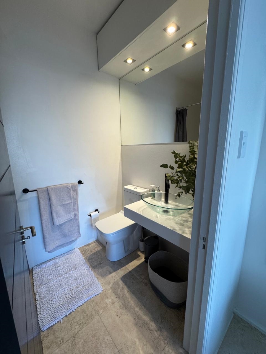 To Let 3 Bedroom Property for Rent in Sea Point Western Cape